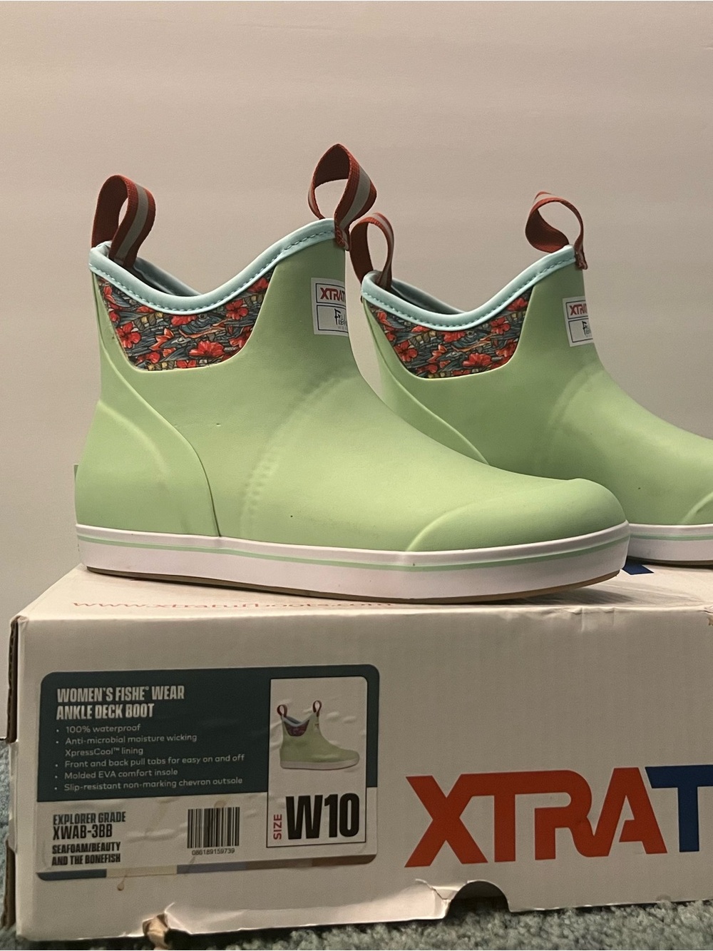 Xtratuf Women’s Ankle Deck Boots - Picture 4 of 7